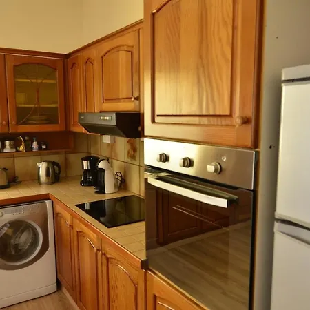 Central, Renovated, Fully Equipped, Spacious 3bd Апартаменты Strovolos