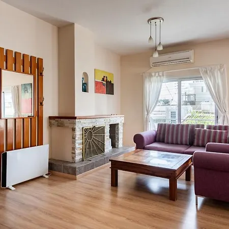 Апартаменты Central, Renovated, Fully Equipped, Spacious 3bd