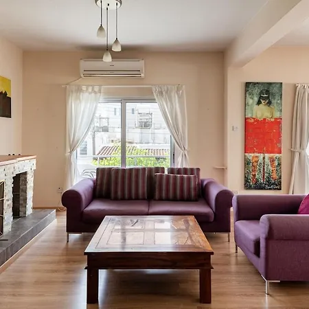 Апартаменты Central, Renovated, Fully Equipped, Spacious 3bd Strovolos