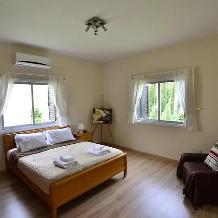 Apartment Central, Renovated, Fully Equipped, Spacious 3bd *