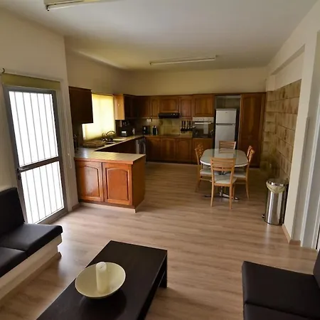 Central, Renovated, Fully Equipped, Spacious 3bd *