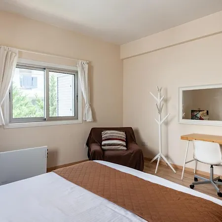 Apartment Central, Renovated, Fully Equipped, Spacious 3bd *