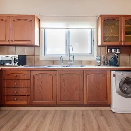 Appartement Central, Renovated, Fully Equipped, Spacious 3bd Strovolos