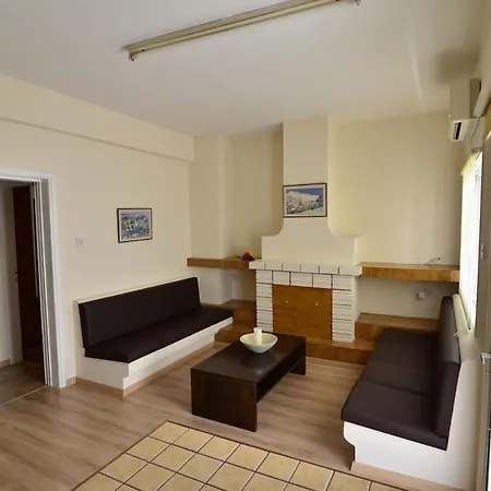 Central, Renovated, Fully Equipped, Spacious 3bd *