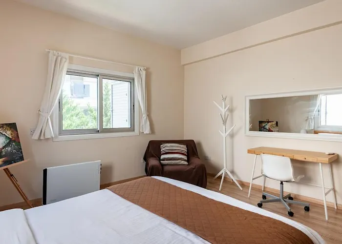 Apartmán Central, Renovated, Fully Equipped, Spacious 3bd *