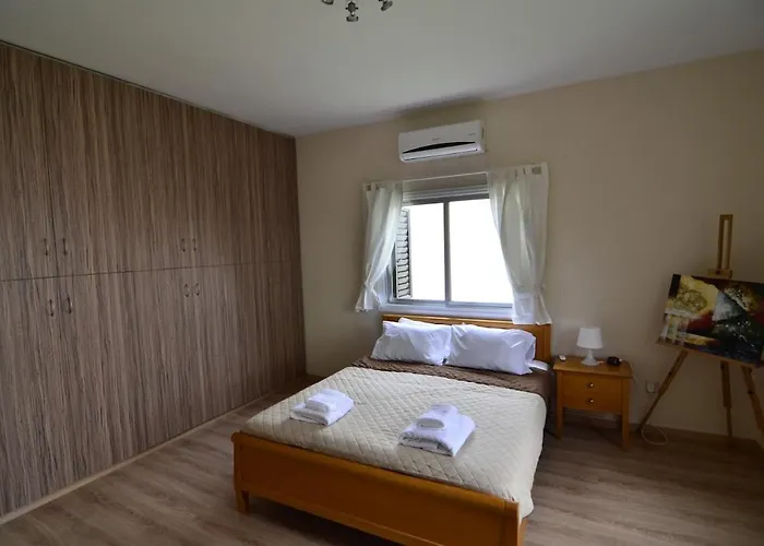 Central, Renovated, Fully Equipped, Spacious 3bd Apartmán *