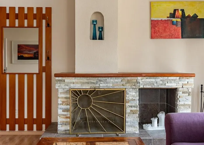 Central, Renovated, Fully Equipped, Spacious 3bd