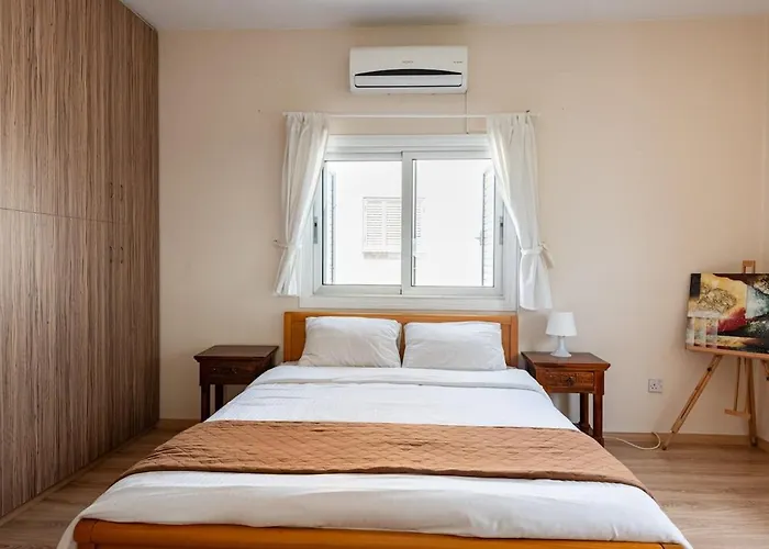 Apartmán Central, Renovated, Fully Equipped, Spacious 3bd *