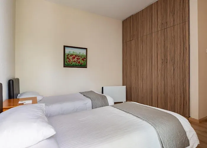 Apartmán Central, Renovated, Fully Equipped, Spacious 3bd