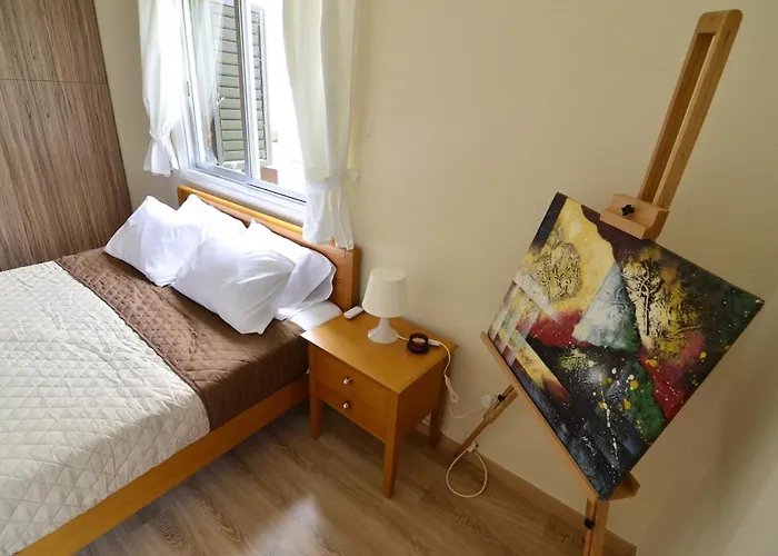 Central, Renovated, Fully Equipped, Spacious 3bd Apartmán *